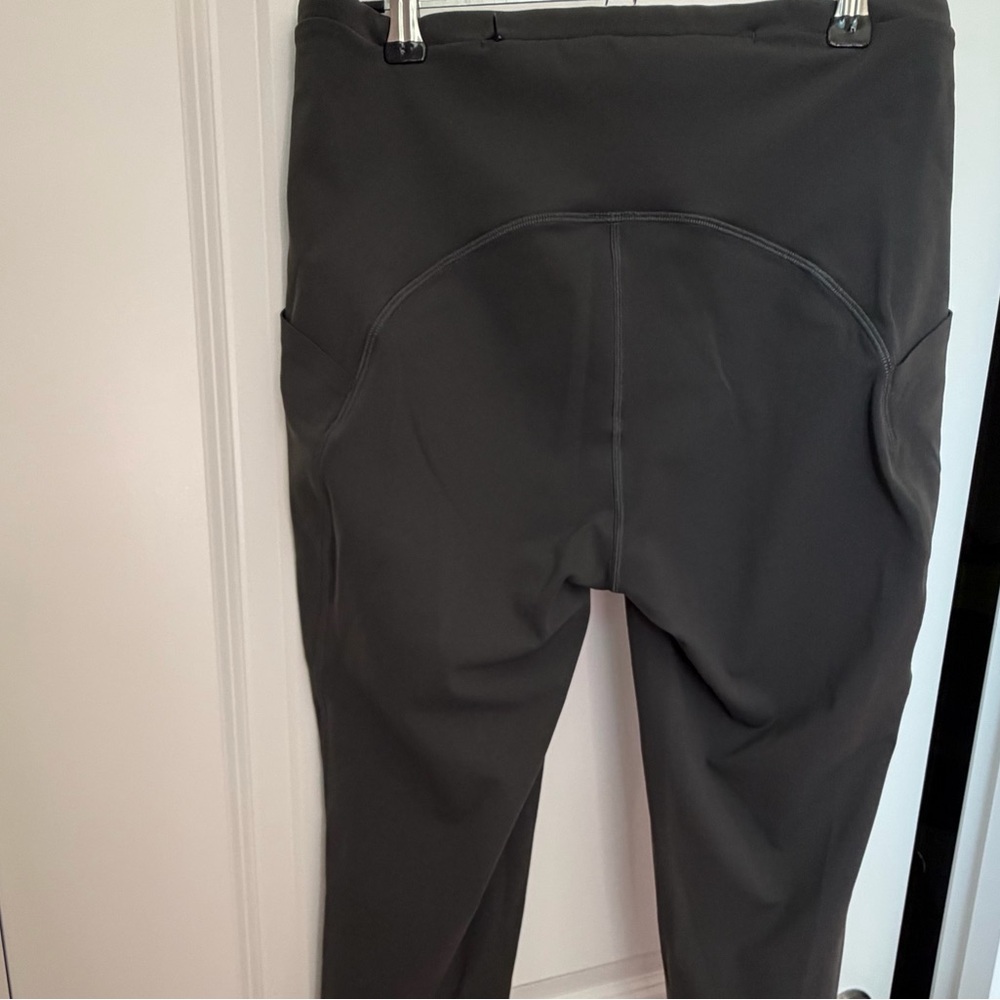 LuLuLemon Swift Speed High Rise Crop 23” Graphite Grey 8 Pockets Reflective - Picture 8 of 15